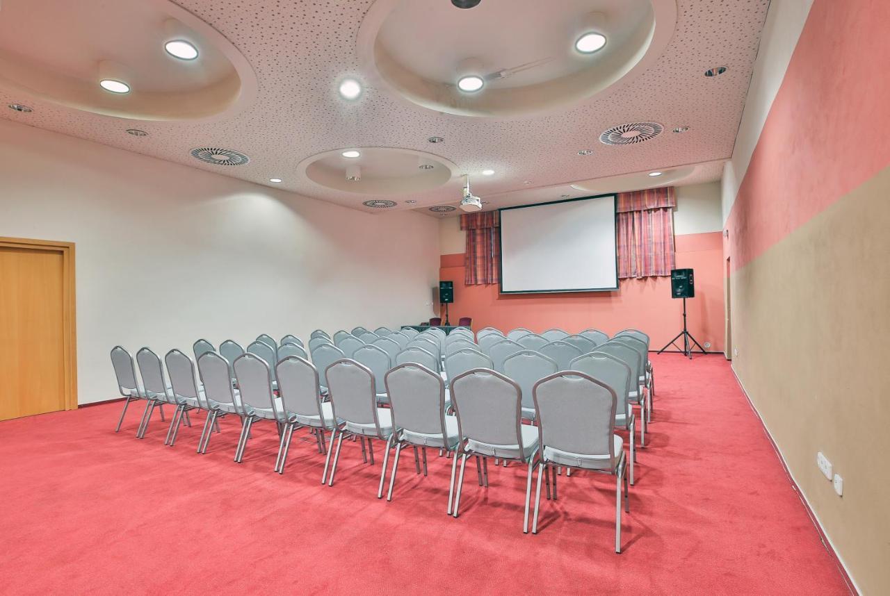 Lh Hotel Dvorak Tabor Congress & Wellness Ngoại thất bức ảnh