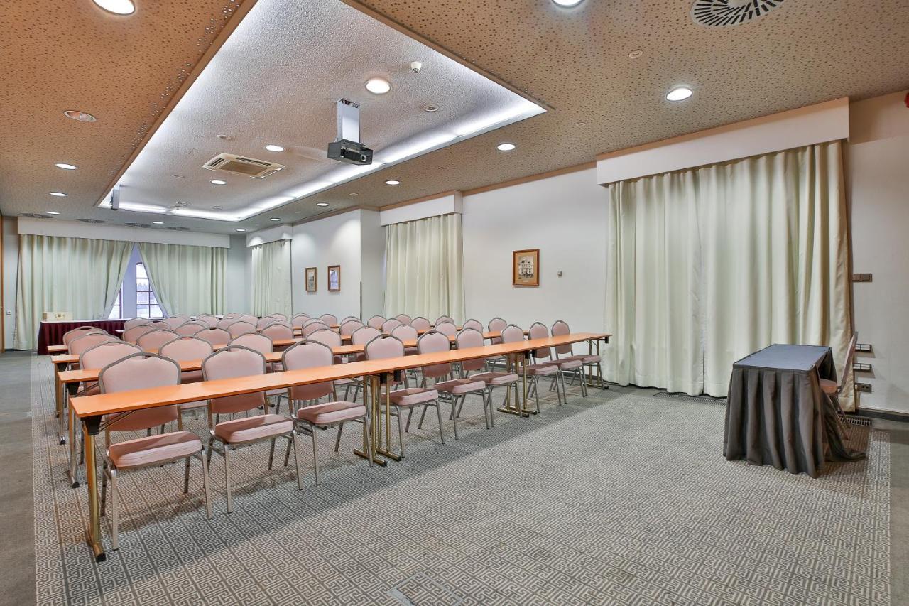 Lh Hotel Dvorak Tabor Congress & Wellness Ngoại thất bức ảnh